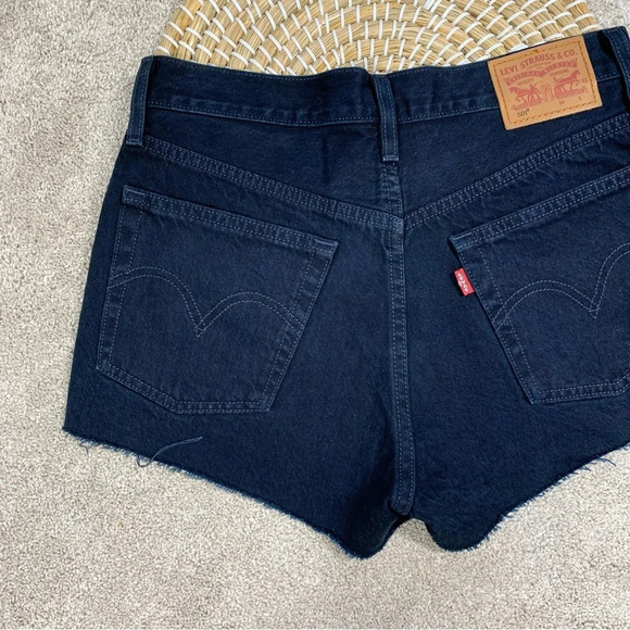 Levi’s 501 Women’s Shorts Denim Jeans Button Fly Mid Rise in Dark Navy Size 27 - Picture 6 of 14